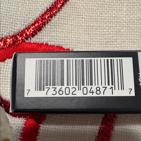 3 Rare MAC Matte Lipsticks : Kinda Sexy 606, Russian Red 612, Velvet Teddy 617 - Picture 5 of 8